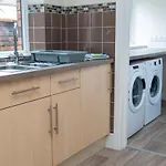 Russell House, Large Townhouse Spacious And Modern With Ground Floor Bedroom And Shower And Free Parking Daire Harraby