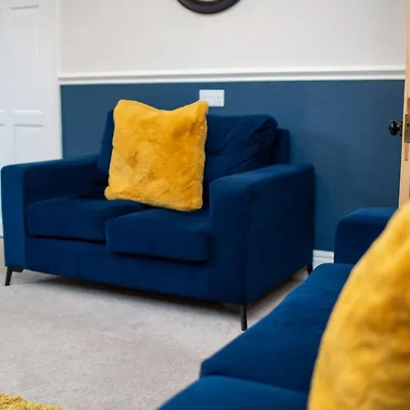 Russell House, Large Townhouse Spacious And Modern With Ground Floor Bedroom And Shower And Free Parking * Harraby