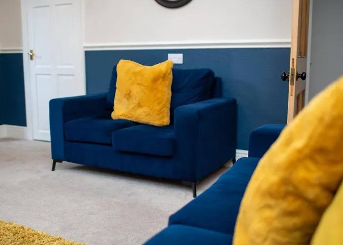 Russell House, Large Townhouse Spacious And Modern With Ground Floor Bedroom And Shower And Free Parking * Harraby