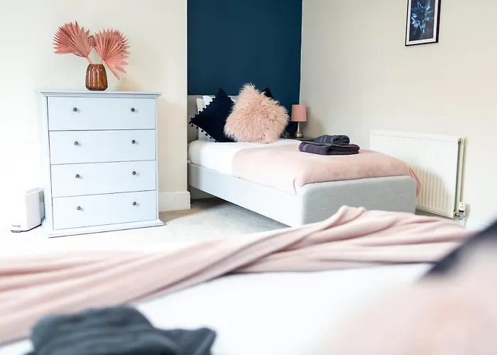 Russell House, Large Townhouse Spacious And Modern With Ground Floor Bedroom And Shower And Free Parking شقة Harraby