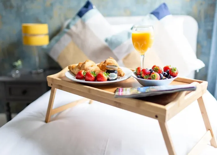 Russell House, Large Townhouse Spacious And Modern With Ground Floor Bedroom And Shower And Free Parking * Harraby