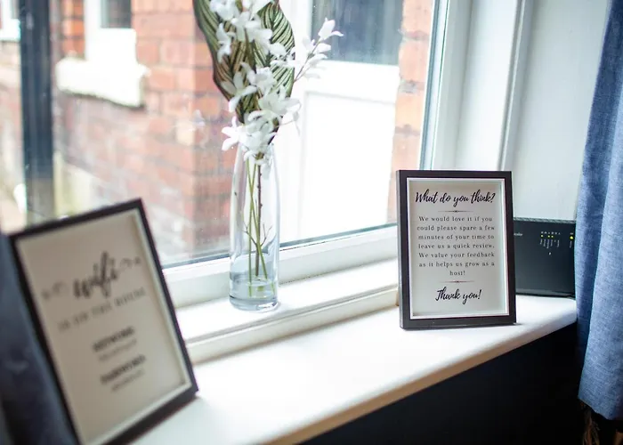 Russell House, Large Townhouse Spacious And Modern With Ground Floor Bedroom And Shower And Free Parking