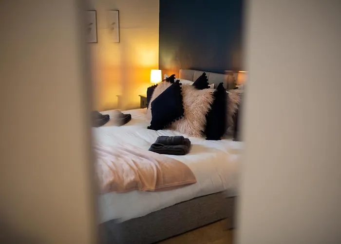 Russell House, Large Townhouse Spacious And Modern With Ground Floor Bedroom And Shower And Free Parking شقة Harraby