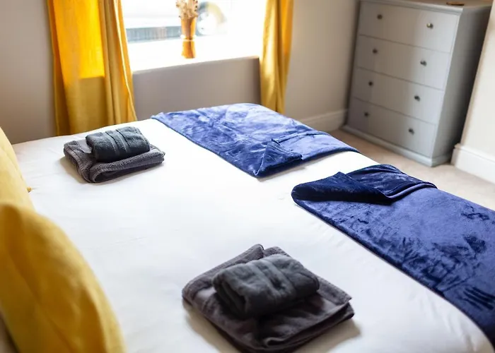 Russell House, Large Townhouse Spacious And Modern With Ground Floor Bedroom And Shower And Free Parking * Harraby