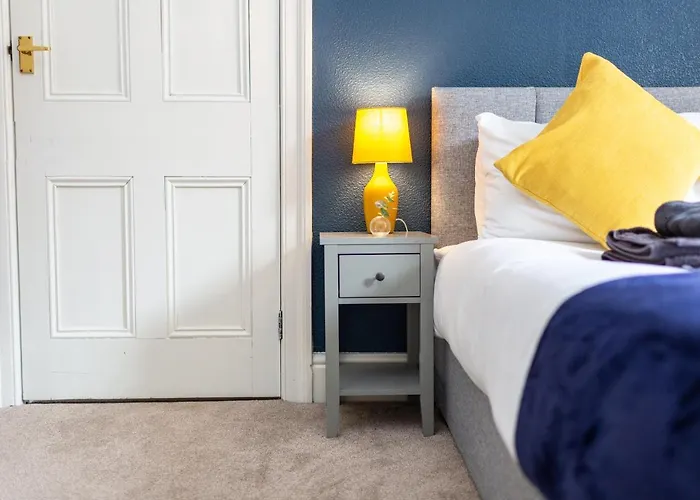 Russell House, Large Townhouse Spacious And Modern With Ground Floor Bedroom And Shower And Free Parking شقة Harraby