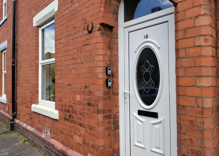 Russell House, Large Townhouse Spacious And Modern With Ground Floor Bedroom And Shower And Free Parking * Harraby