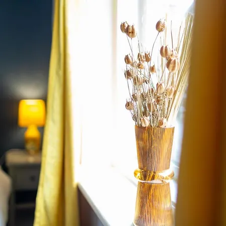 Russell House, Large Townhouse Spacious And Modern With Ground Floor Bedroom And Shower And Free Parking * Harraby