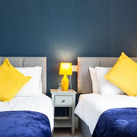 Russell House, Large Townhouse Spacious And Modern With Ground Floor Bedroom And Shower And Free Parking Apartamento *